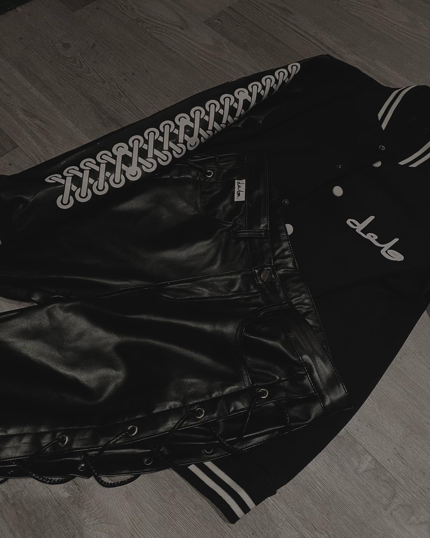LACE UP LEATHER